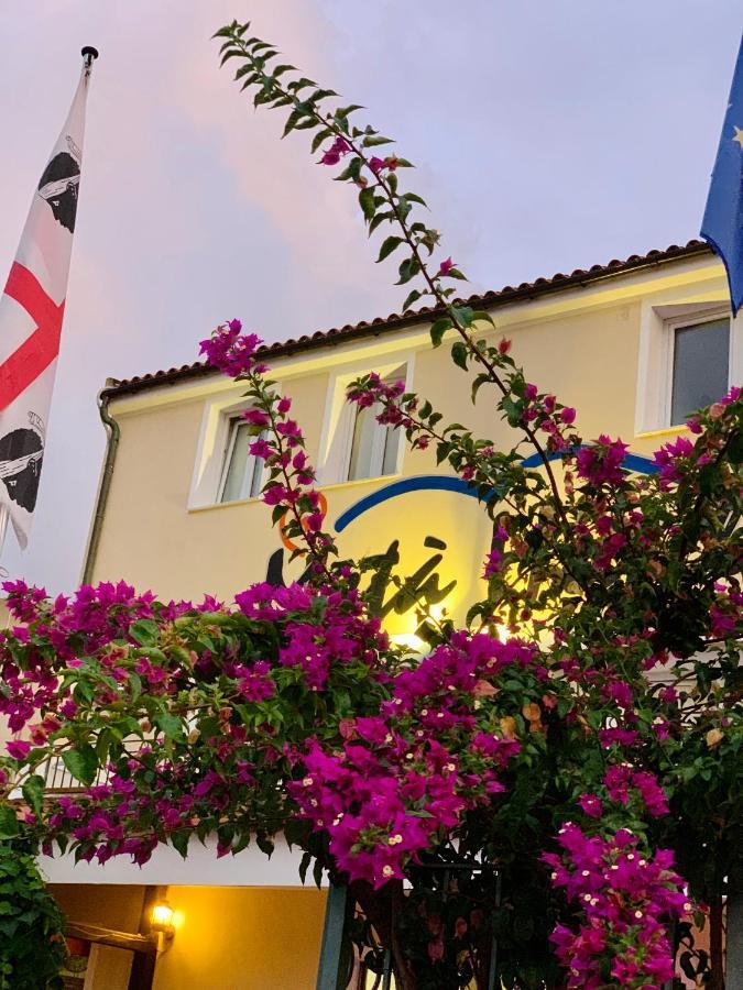 Meta Hotel Santa Teresa Gallura Exterior foto